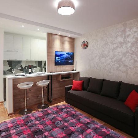 Apartment Promenada 30 Novi Sad Exterior foto