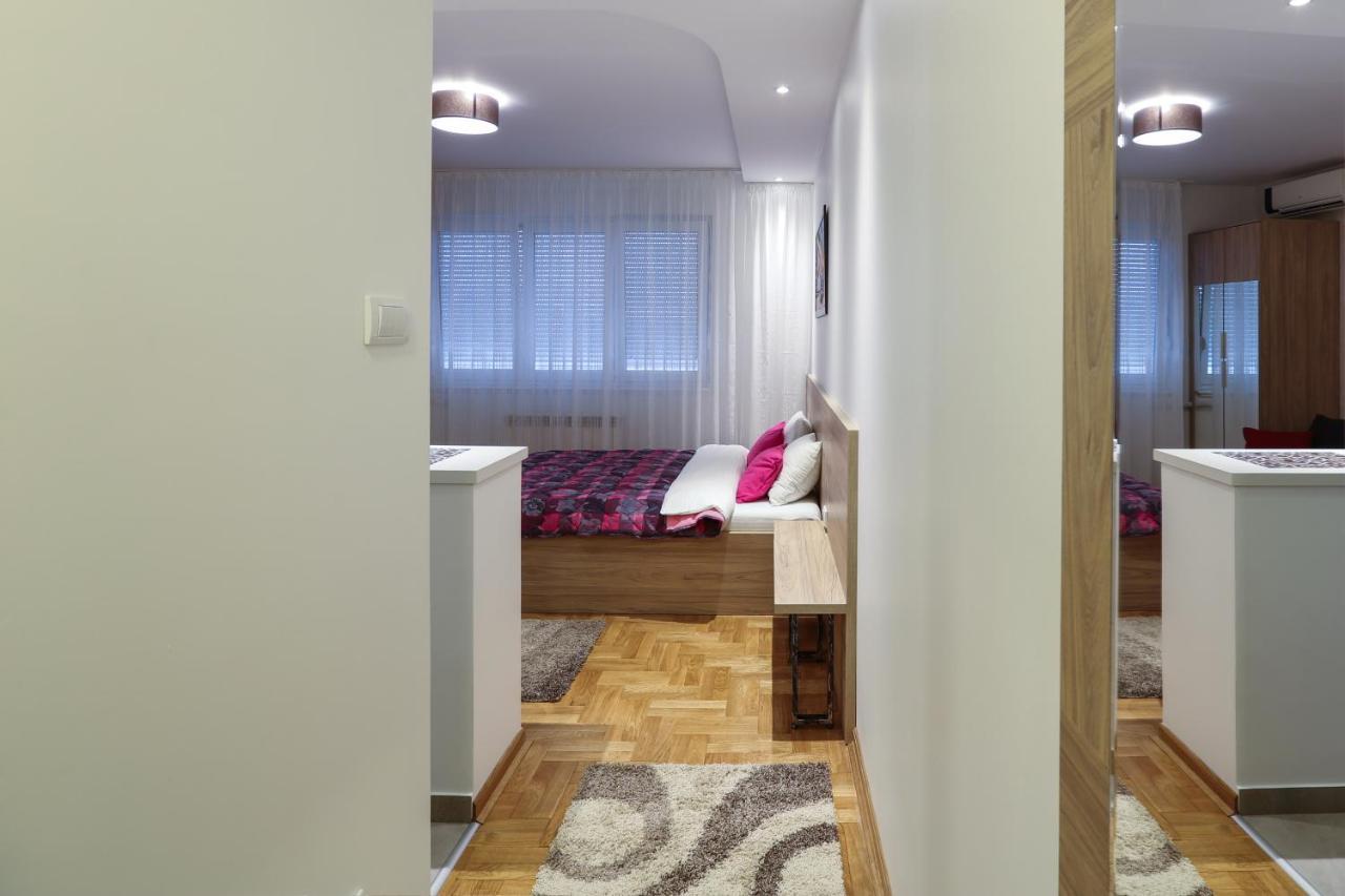 Apartment Promenada 30 Novi Sad Exterior foto