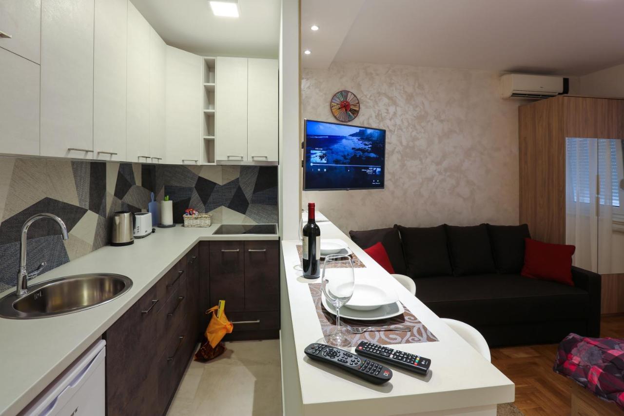 Apartment Promenada 30 Novi Sad Exterior foto